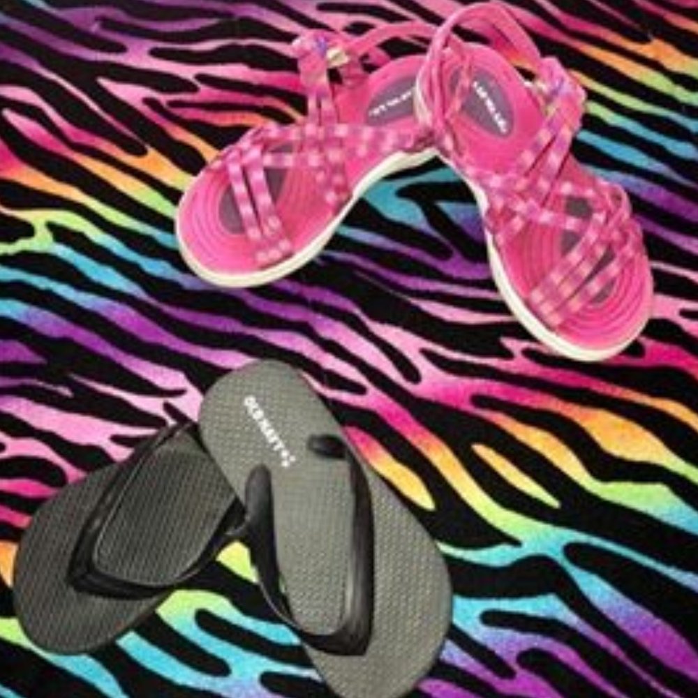 Black and Pink Sport FLops For Sale!